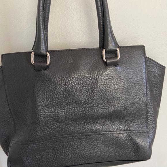 Pebble gray shoulder bag purse MINT CONDITION - Picture 2 of 4